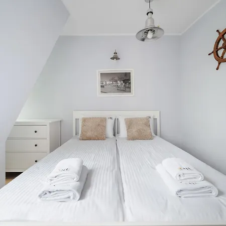 Апартаменти Old Town By Oneapartments